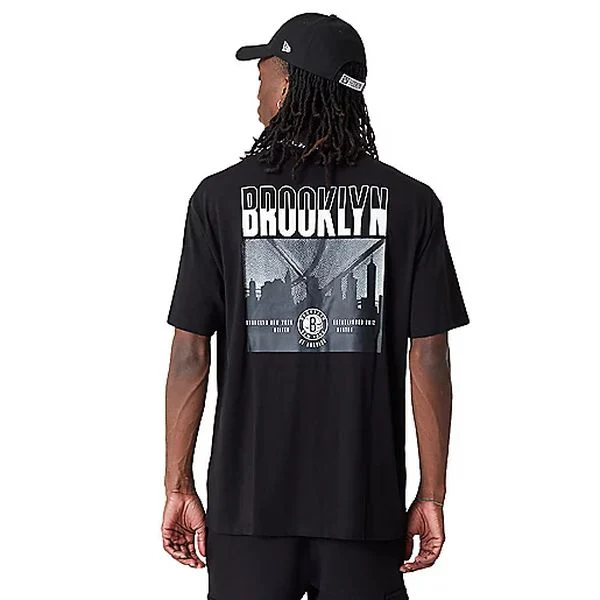 NBA CITY GRPHC BP OS TEE BRONET BL Tee-shirt à manches courtes homme NEW ERA - Image 5
